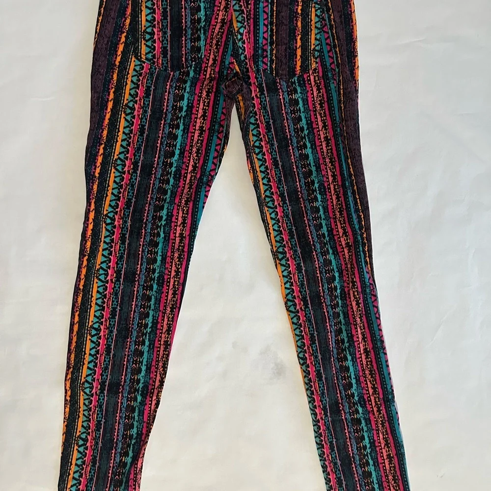 Colorful Striped Leggings - Picture 4 of 5